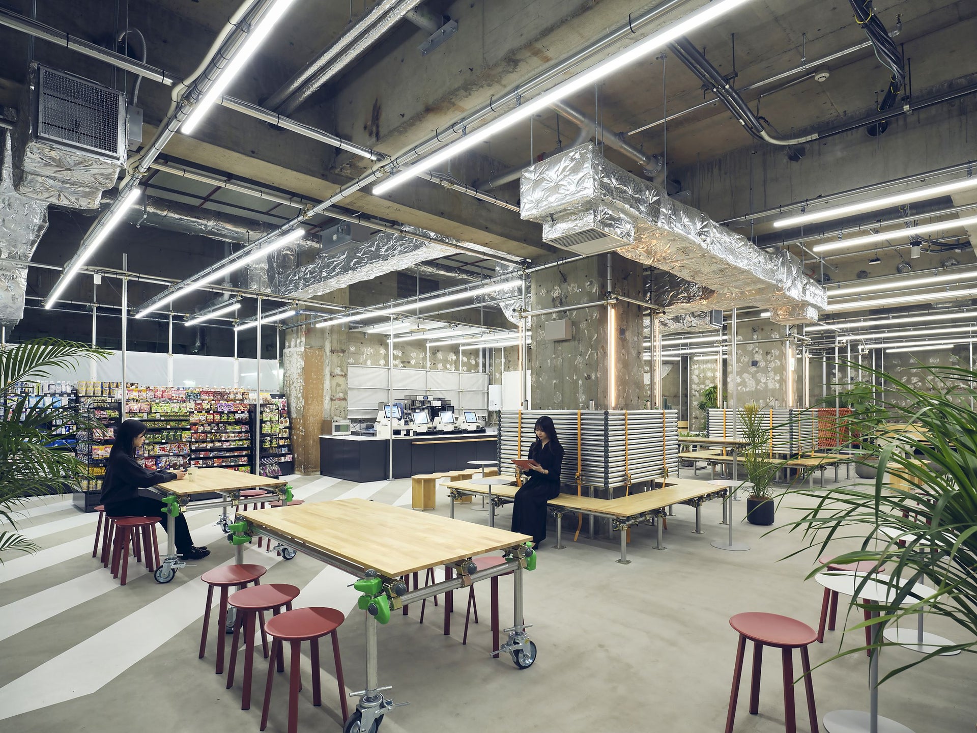 Shinjuku Center Building Sustainable Lounge "i-ma"